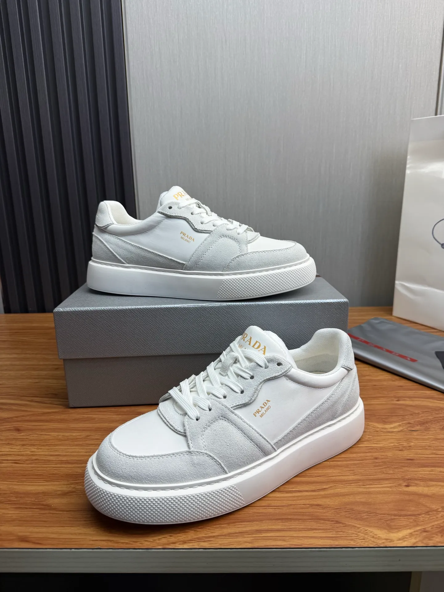 Factory price 560💰 [PRADA] Men’s shoes are popular in the counter, official website is synchronized, 1 high-quality shipment ✔️Original cowhide + cowhide lining, 1🆚1 replica, original sole, 38-45 (45 customized, non-refundable)